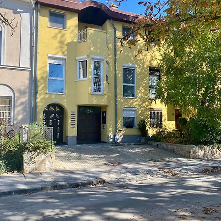 Отель Bellevue Vendeghaz 2 Вац Экстерьер фото